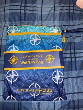 NWT Disney Cruise Line NEW Castaway Club Blue Wet/Dry Travel Bag W/2 zippers